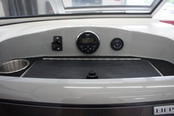 2014 Bayliner 185 BR I/O 3.0L TKS Photo 17 of 21