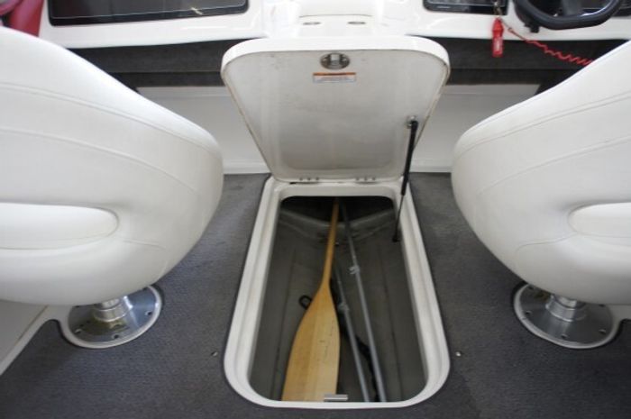 2014 Bayliner 185 BR I/O 3.0L TKS Photo 7 of 21