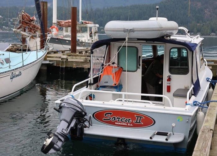 2009 Custom Weld Sportfisher Cabin Cruiser 23 Photo 2 sur 9