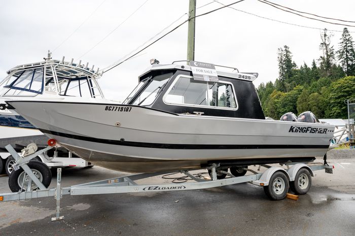2019 KingFisher 2425 Escape HT Photo 1 of 41