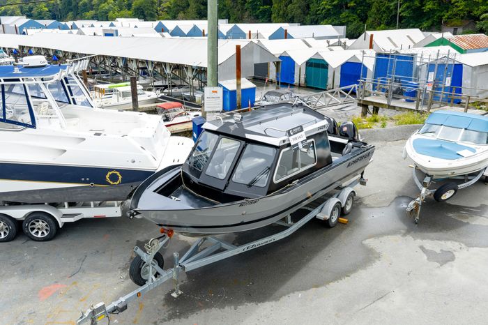 2019 KingFisher 2425 Escape HT Photo 2 of 41