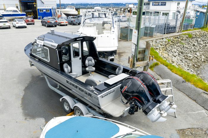 2019 KingFisher 2425 Escape HT Photo 3 of 41