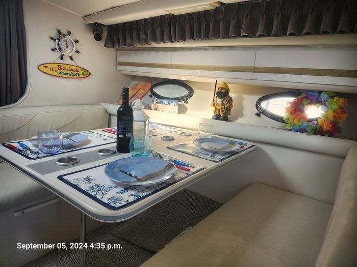 1989 Wellcraft St. Tropez 3200 Express Cruiser Photo 7 of 9