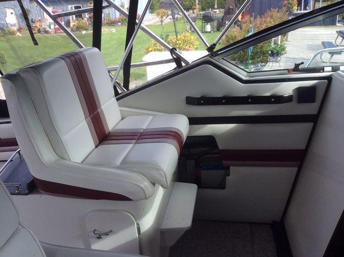 1989 Wellcraft St. Tropez 3200 Express Cruiser Photo 5 of 9