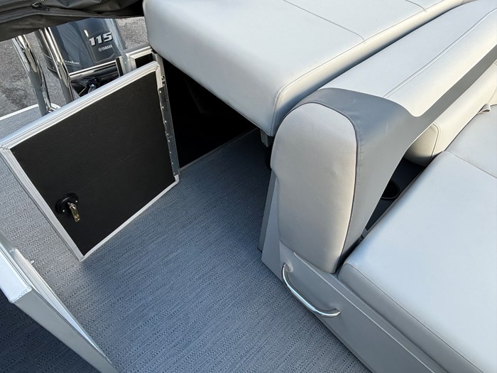 2025 Godfrey Pontoons 2086CSE Photo 7 of 10