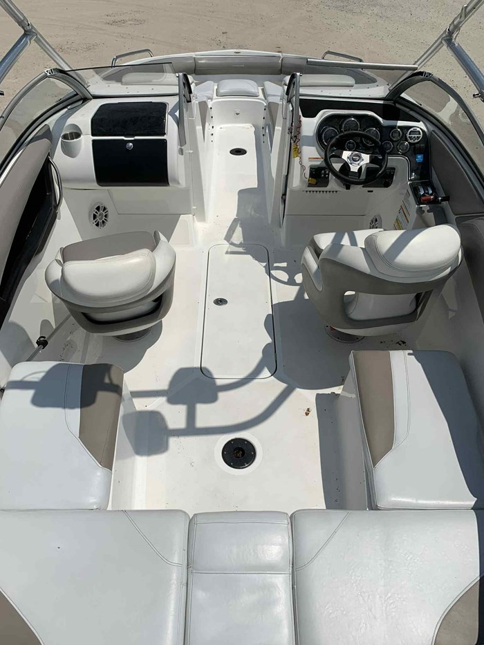 2009 Sea-Doo 230 Challenger SE Photo 2 of 10