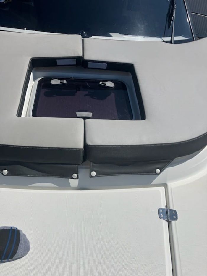 2018 Jeanneau NC 795 S2 Photo 7 of 26