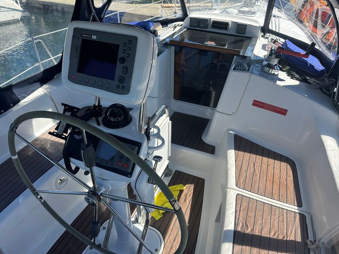 Hunter 38 2006 Used Boat for Sale in Nanoose Bay, British Columbia ...