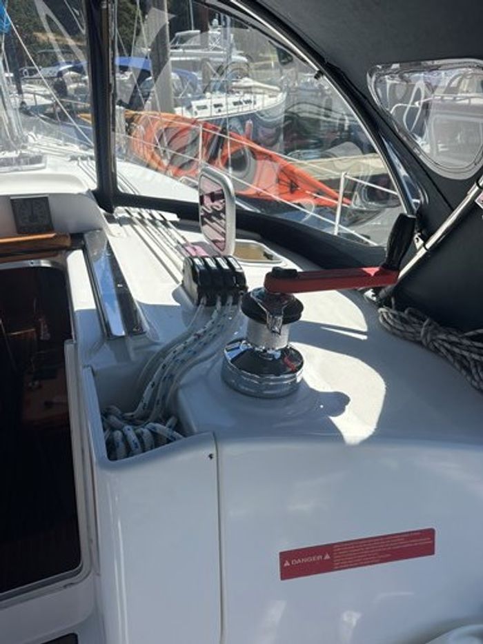 Hunter 38 2006 Used Boat for Sale in Nanoose Bay, British Columbia ...
