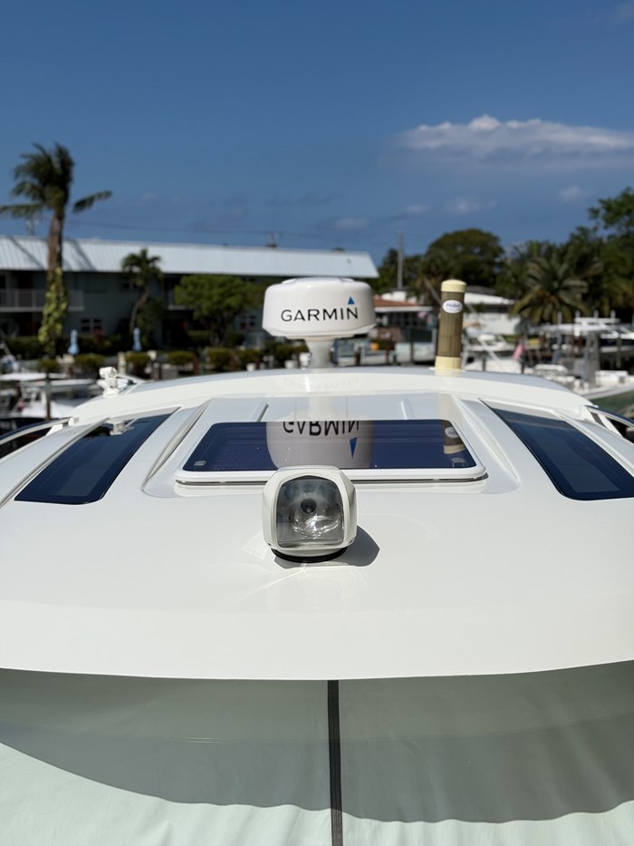 2021 Beneteau Antares 9(27) Photo 6 of 12