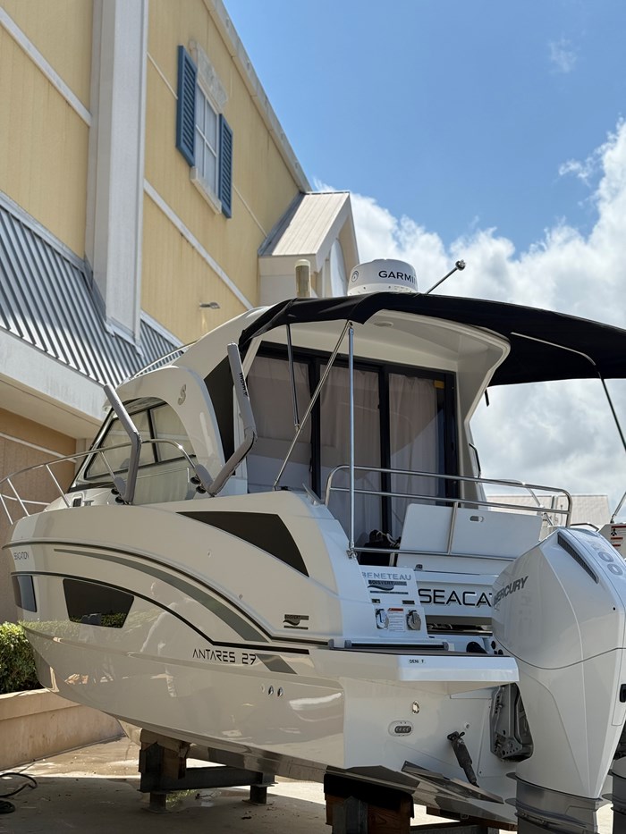 2021 Beneteau Antares 9(27) Photo 11 of 12