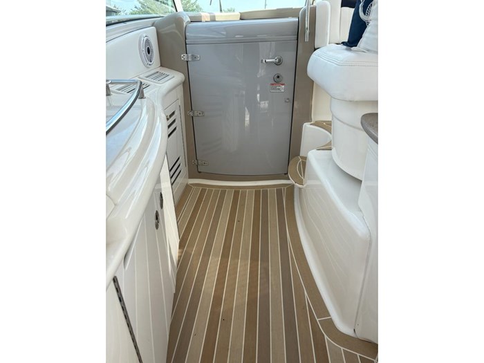 2005 Sea Ray Sundancer 50 Photo 9 of 29