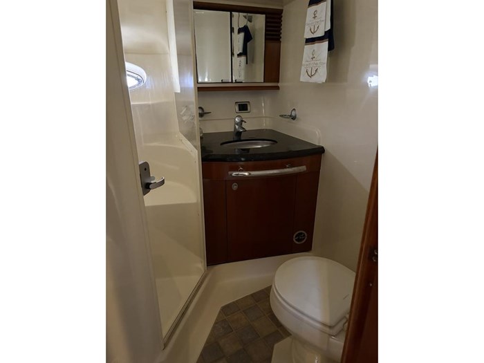2005 Sea Ray Sundancer 50 Photo 20 of 29