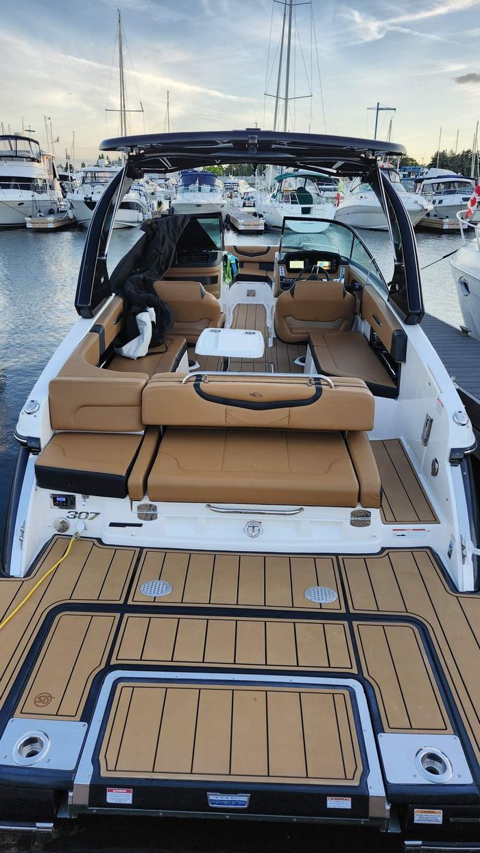 2022 Chaparral 307 SSX Photo 11 of 39