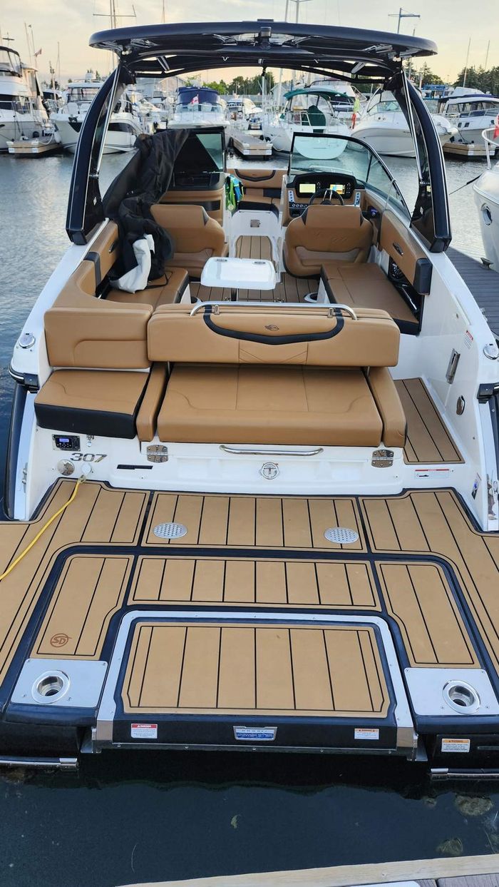 2022 Chaparral 307 SSX Photo 12 of 39