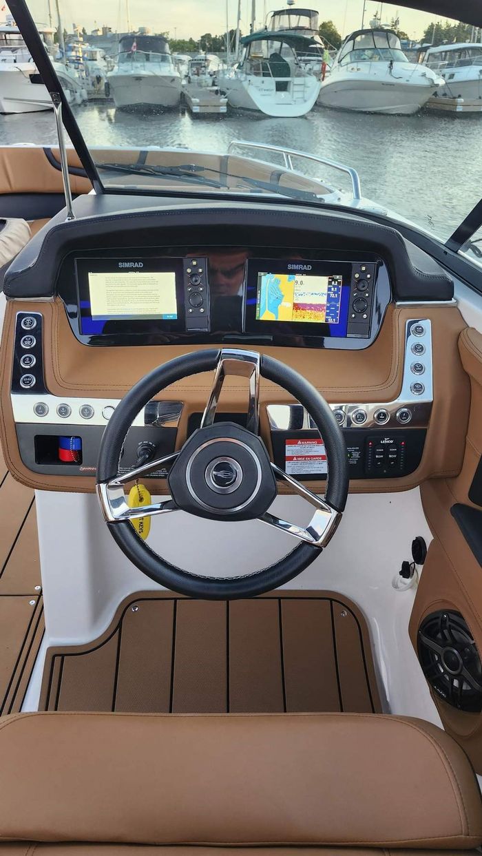 2022 Chaparral 307 SSX Photo 16 of 39