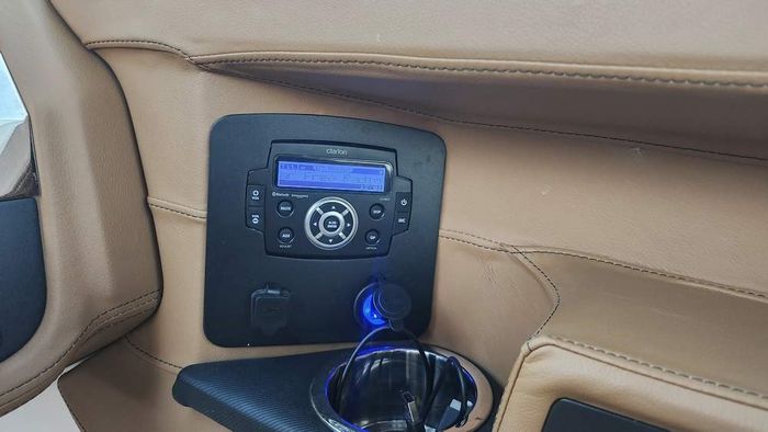 2022 Chaparral 307 SSX Photo 19 of 39