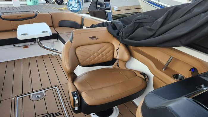 2022 Chaparral 307 SSX Photo 22 of 39