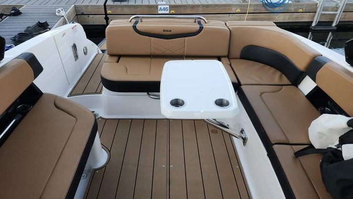 2022 Chaparral 307 SSX Photo 27 of 39