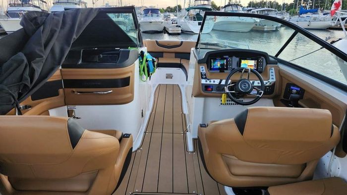 2022 Chaparral 307 SSX Photo 20 of 39