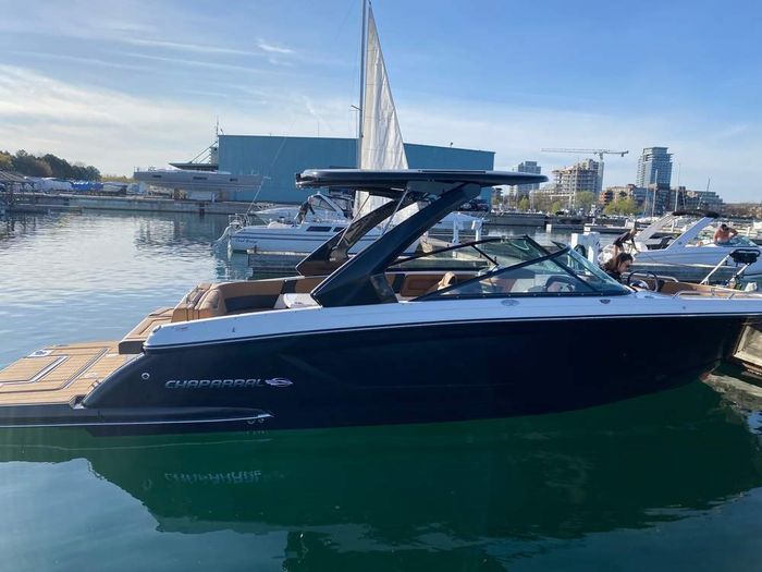 2022 Chaparral 307 SSX Photo 3 of 39