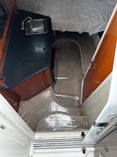 2003 Regal 2765 Commodore Photo 5 of 12