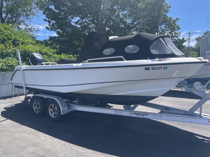 2006 Boston Whaler 210 OUTRAGE Photo 2 sur 11