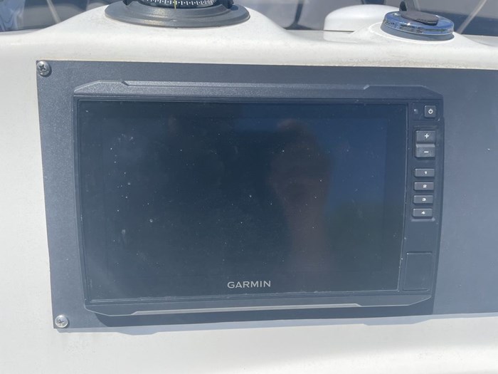 2006 Boston Whaler 210 OUTRAGE Photo 8 sur 11