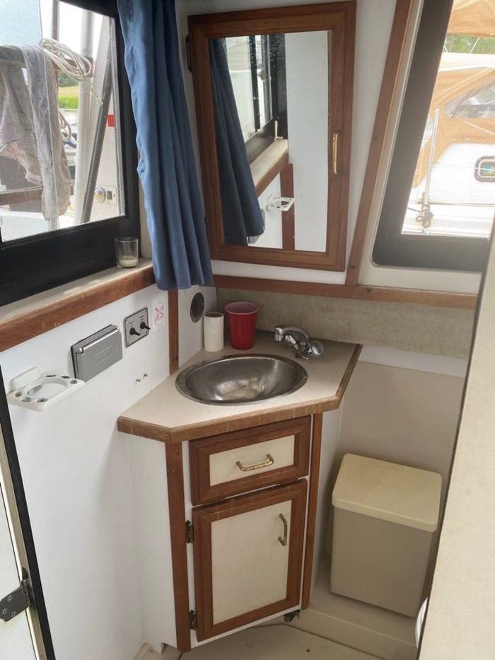 1988 Carver Voyager 28 Photo 4 of 6