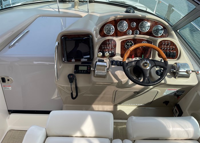 2003 Sea Ray Sundancer 320 Photo 4 of 26