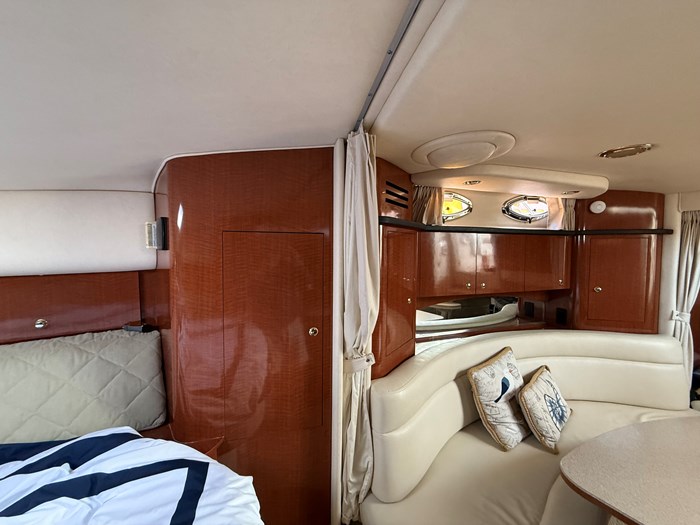2003 Sea Ray Sundancer 320 Photo 8 of 26