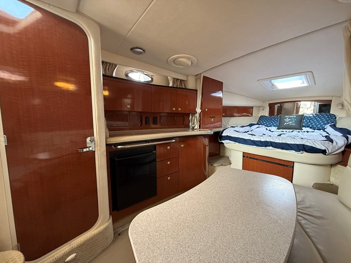 2003 Sea Ray Sundancer 320 Photo 10 of 26