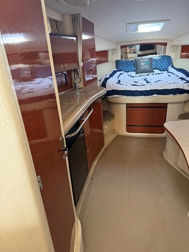 2003 Sea Ray Sundancer 320 Photo 12 of 26