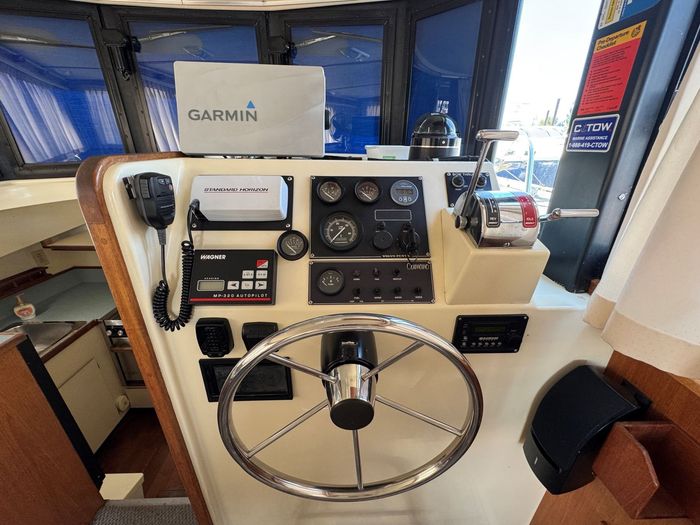 1991 Camano 31 Troll Photo 57 of 88