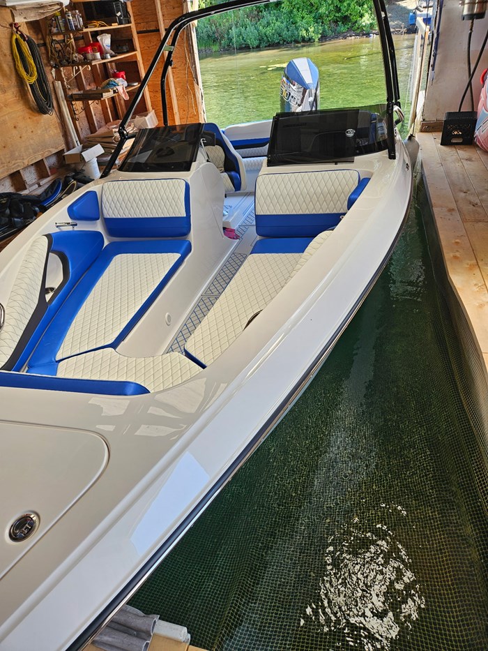 2025 Checkmate 2400 BRX Photo 6 of 10