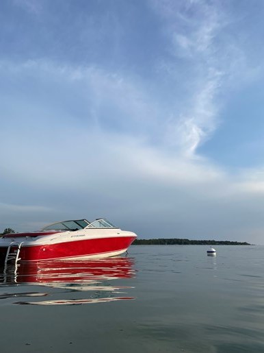 2011 Four Winns 180H Photo 1 of 21