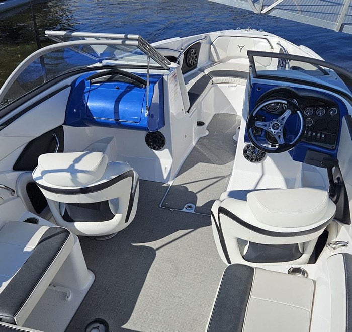2022 Campion Allante A20 OB BR Photo 2 of 7