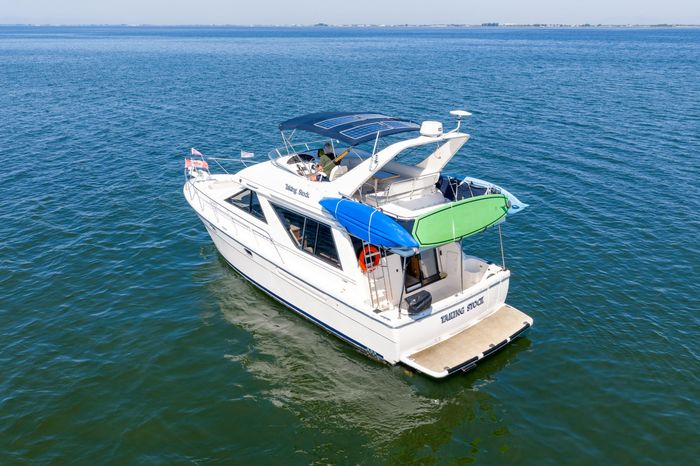 1997 Bayliner 3988 Photo 9 of 93