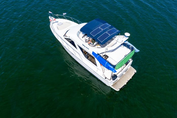 1997 Bayliner 3988 Photo 12 of 93