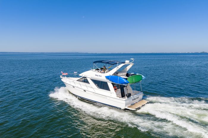 1997 Bayliner 3988 Photo 15 of 93