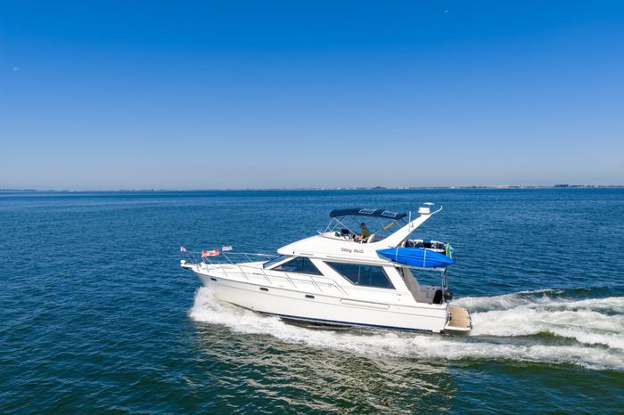 1997 Bayliner 3988 Photo 16 of 93