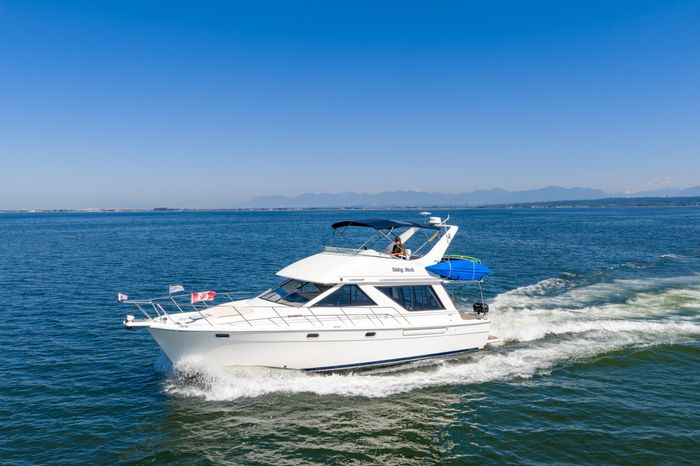 1997 Bayliner 3988 Photo 17 of 93