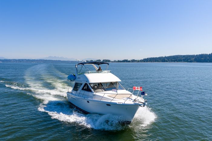 1997 Bayliner 3988 Photo 18 of 93