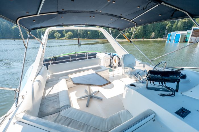 1997 Bayliner 3988 Photo 46 of 93