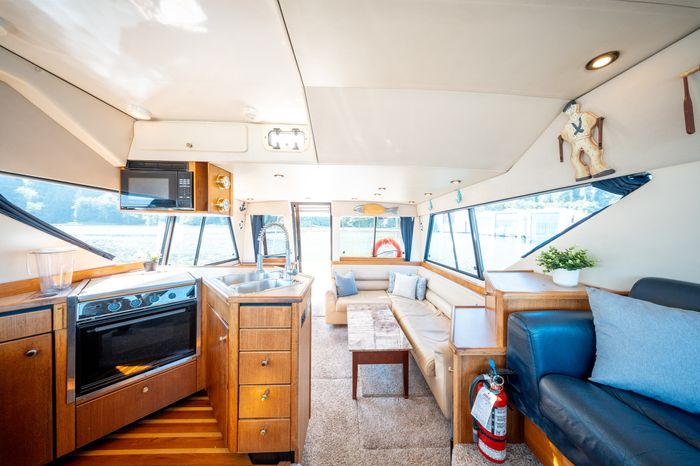 1997 Bayliner 3988 Photo 55 of 93
