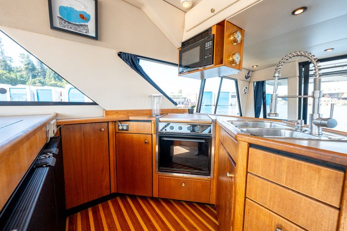 1997 Bayliner 3988 Photo 59 of 93