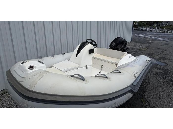 2014 Liberty Boats LX360 Photo 2 of 4