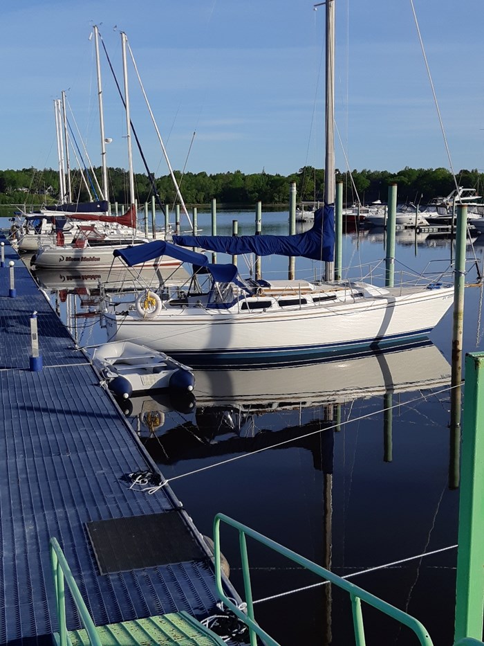 1985 Catalina 30 Tall Rig Photo 12 of 12