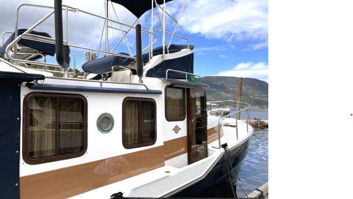 2016 Ranger Tugs 31RCB Photo 16 of 18