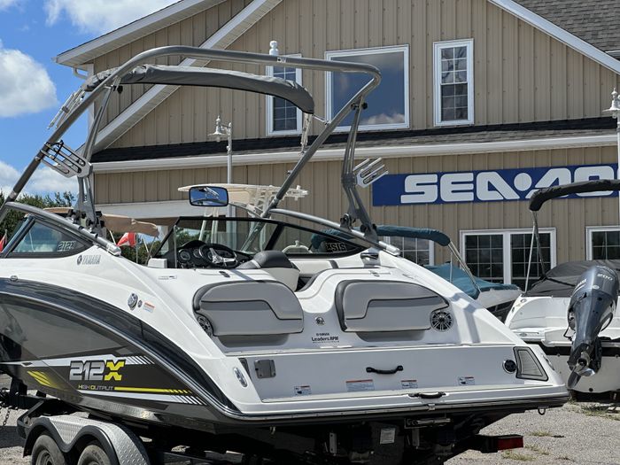 2016 Yamaha 212X Photo 5 of 28
